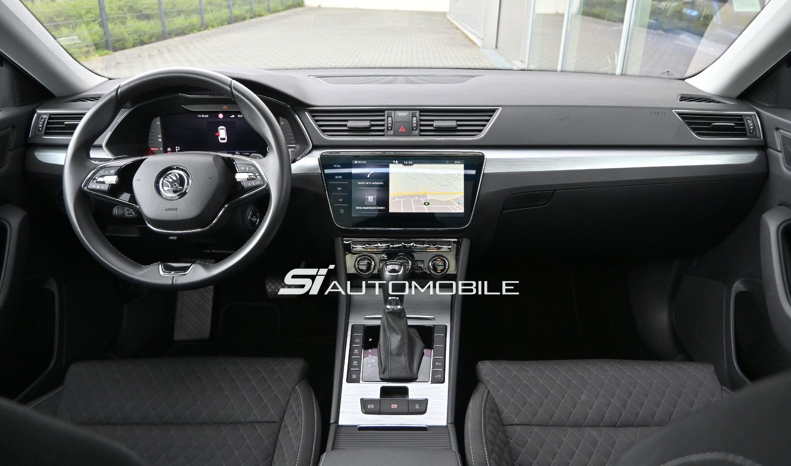 Fahrzeugabbildung SKODA Superb 1.4 TSI iV DSG AMBITION COMBI °AHK°PANO°