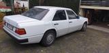 Mercedes-Benz 230 E