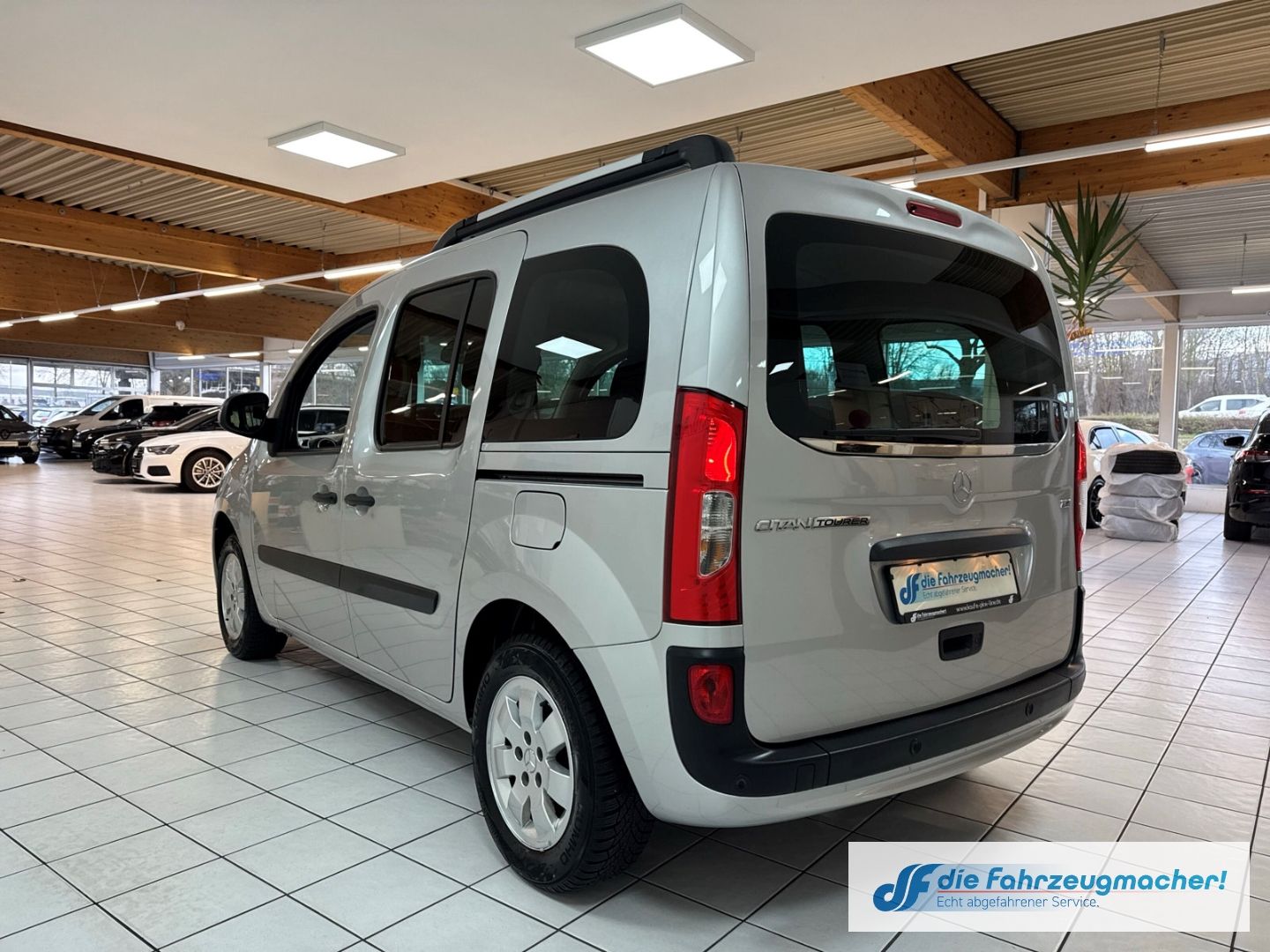 Fahrzeugabbildung Mercedes-Benz Citan 112 lang Klimaautom SHZ Temp PDC Berganfah