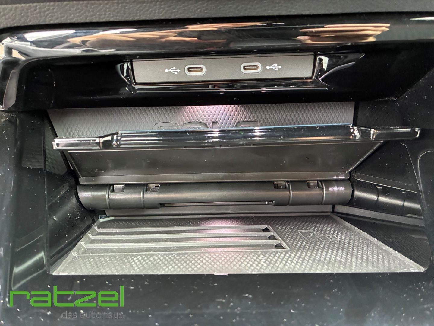 Fahrzeugabbildung Volkswagen Golf GTI Clubsport DSG Akrapovic DCC Navi HUD Ar