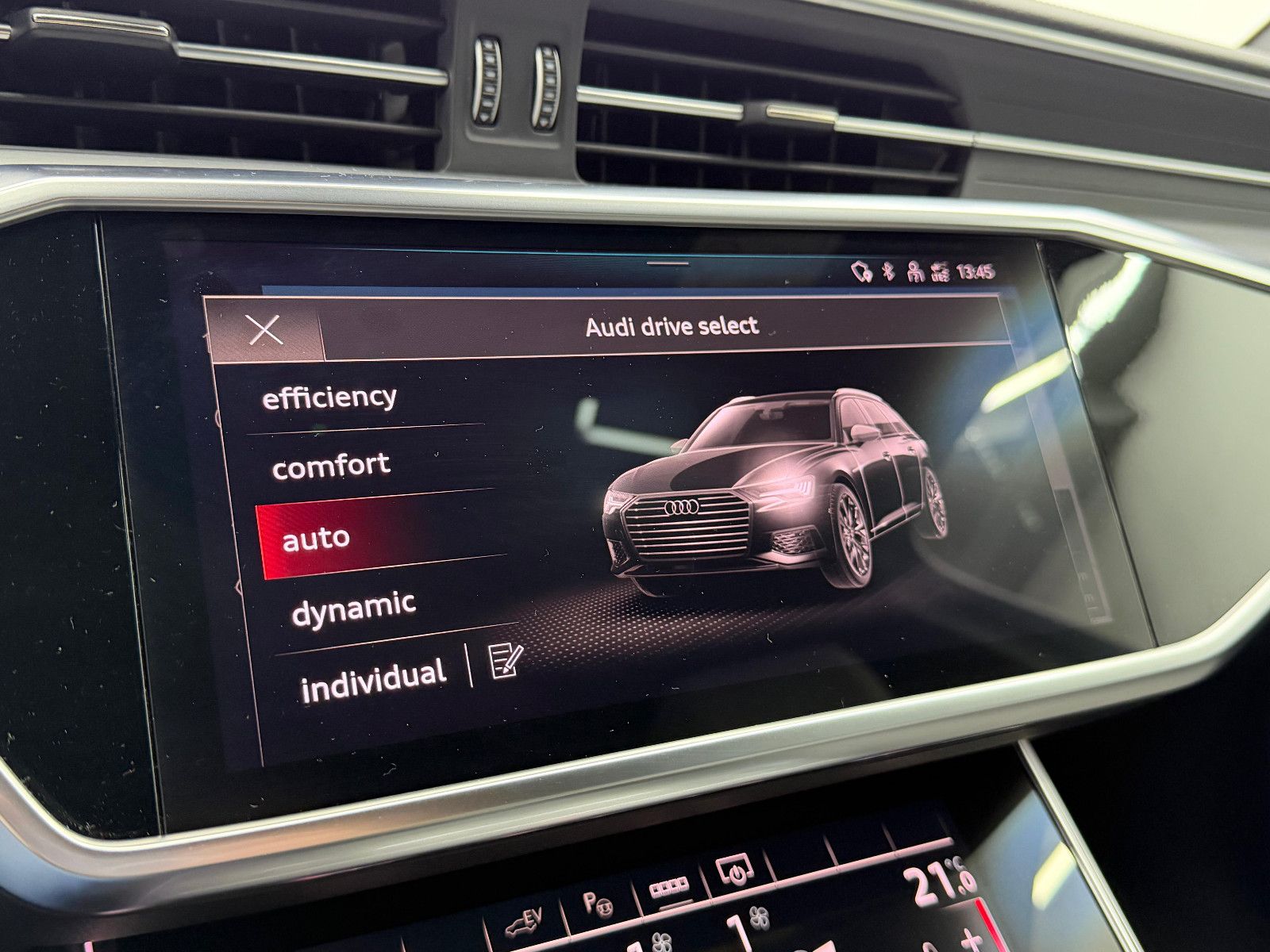 Fahrzeugabbildung Audi A6 55 TFSIe quattro S-LINE+/MATRIX HD/PANO/B&O