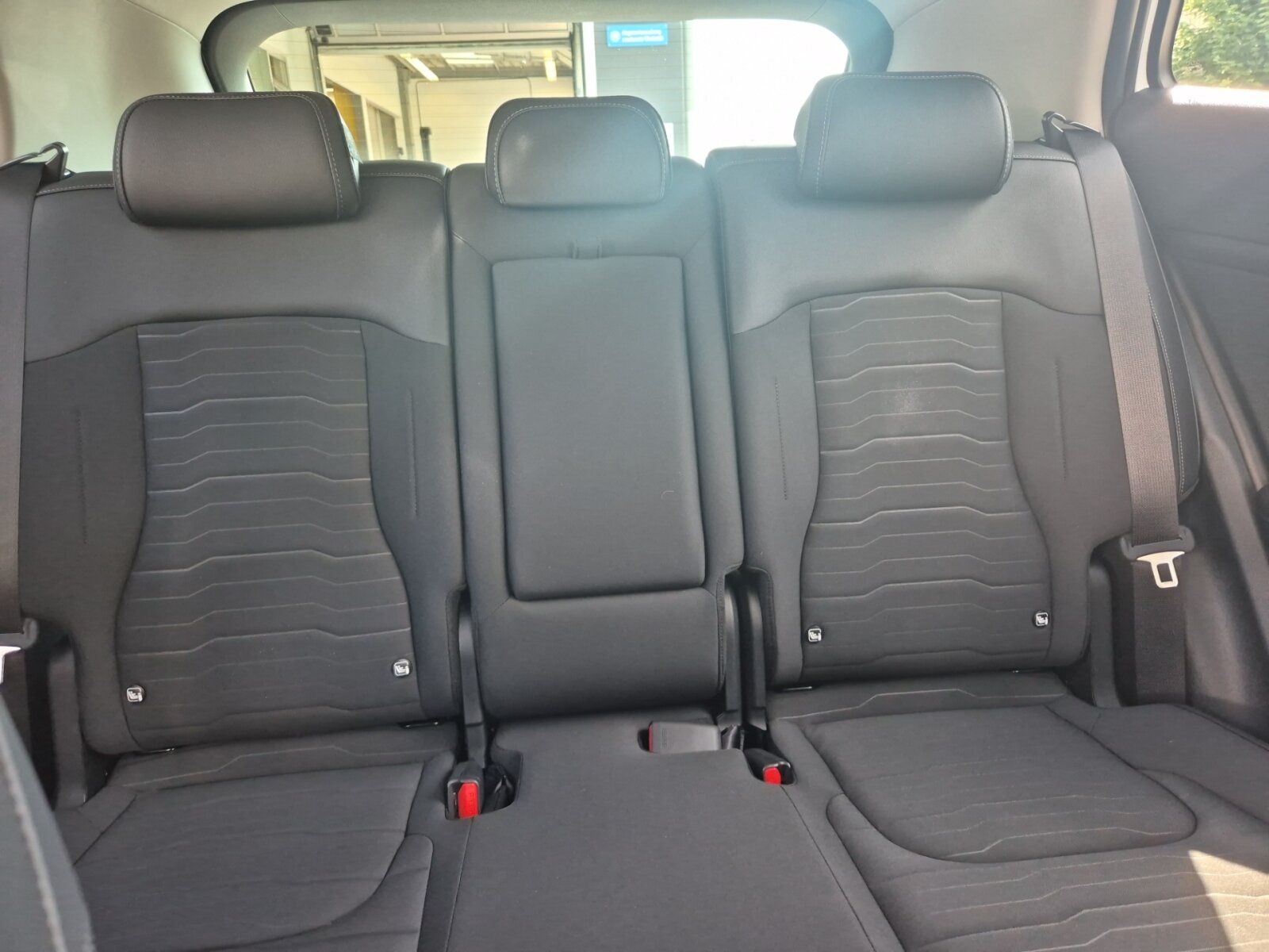 Fahrzeugabbildung Kia SPORTAGE 1.6T 2WD DCT VIS KOM