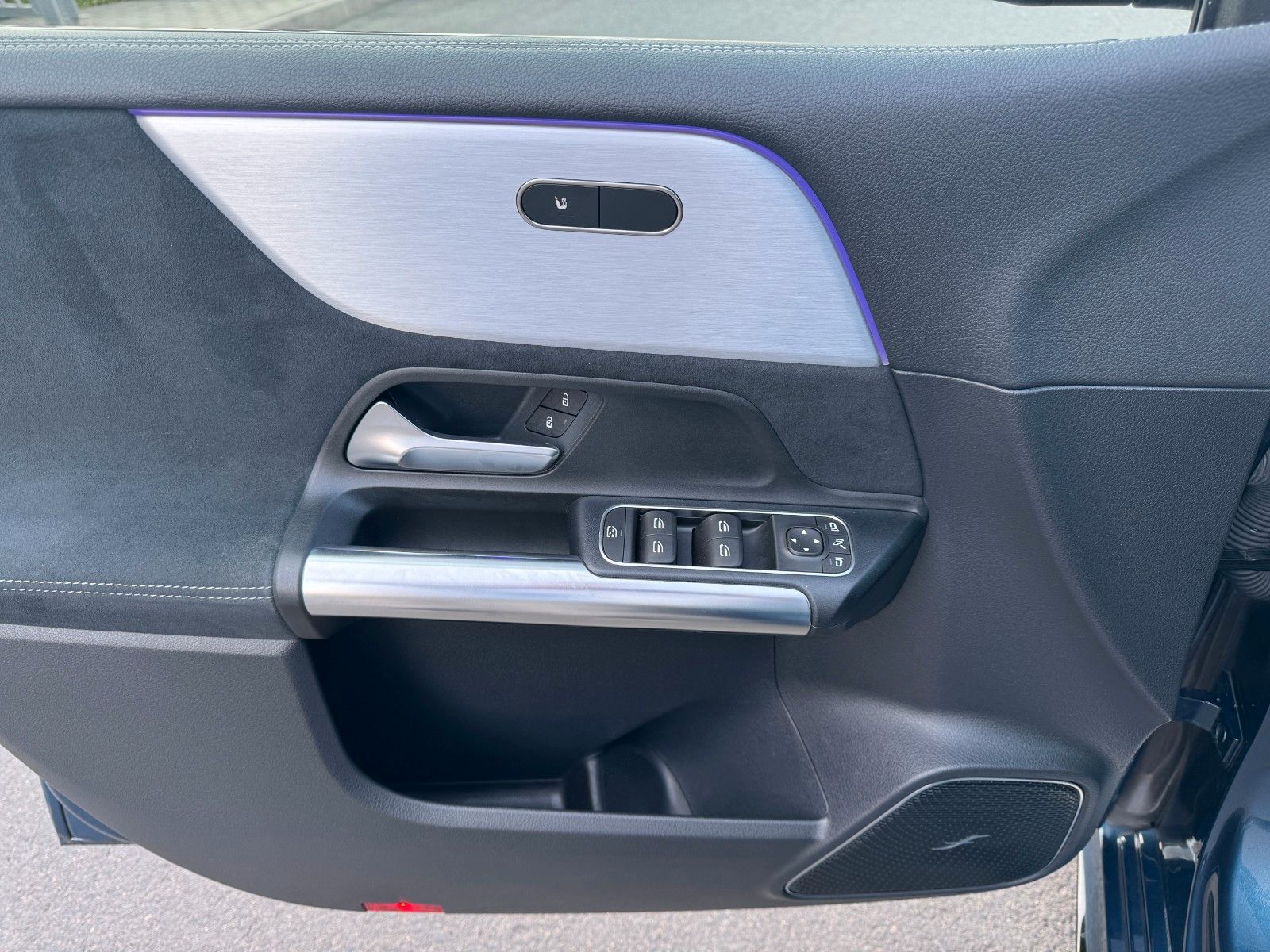 Fahrzeugabbildung Mercedes-Benz B 200 d Edition AMG Night+AHK+Burm+Ambiente