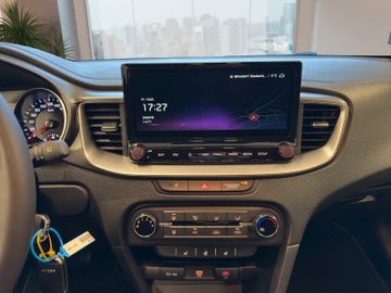 Kia Ceed SW 1.5T Kamera Klima Sitzheizung CarPlay