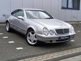 Mercedes-Benz CLK 320 1.HAND~RENTNERFAHRZEUG~AMG-17"~LEDER~XEN - gebrauchte Mercedes-Benz CLK 320 aus dem Jahr 1999