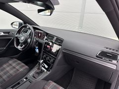 Fahrzeugabbildung Volkswagen Golf VII GTI Performance 245PS LED ACC VIRTUAL 1