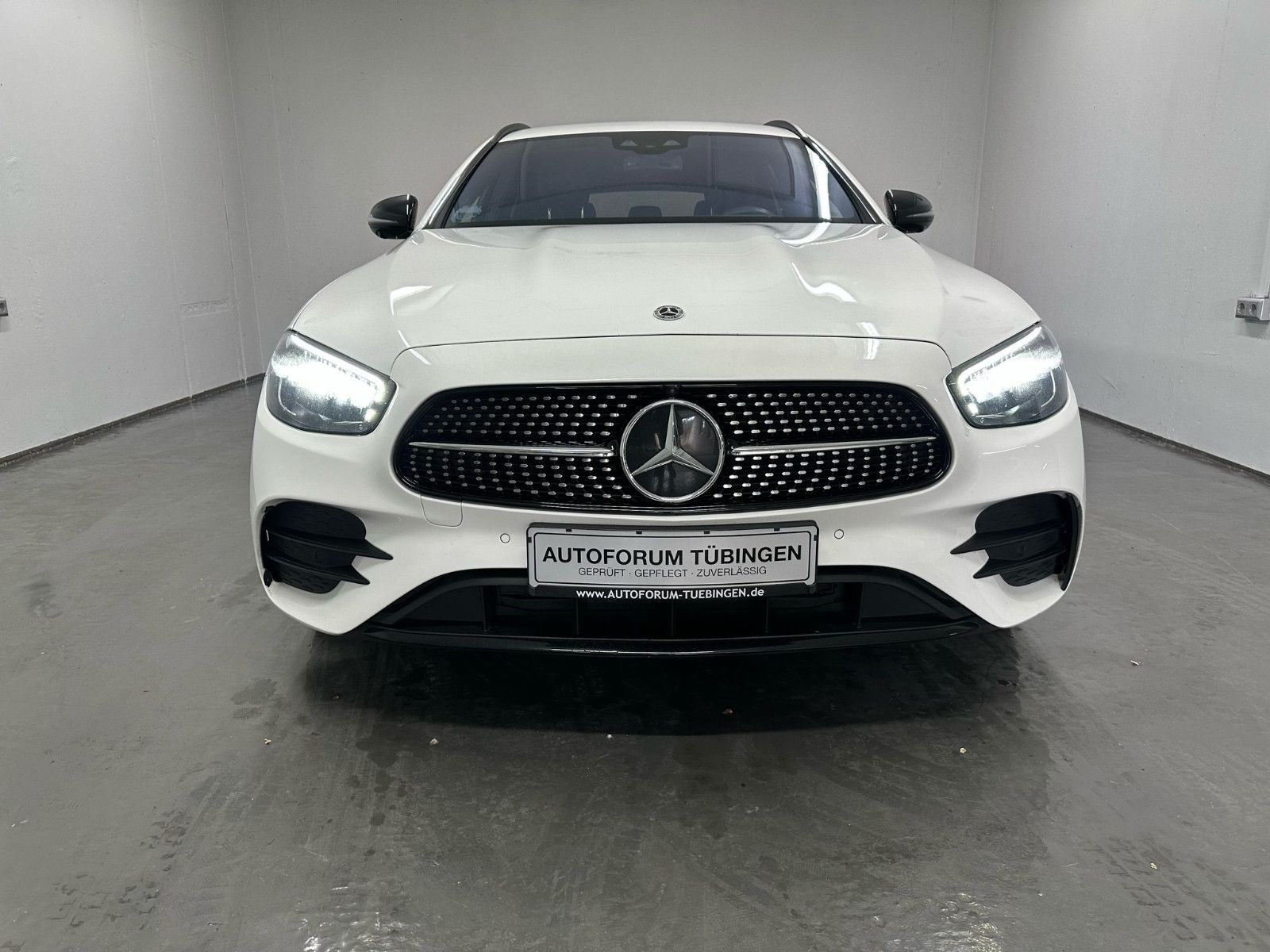 Fahrzeugabbildung Mercedes-Benz E 300 d 4MATIC T Autom. AMG-LINE*NIGHT*360*HUD*