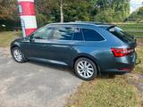 Skoda Superb 2.0 TSI DSG 4x4 Style Combi Style - Skoda Superb mit Benzin-Antrieb: Allradantrieb