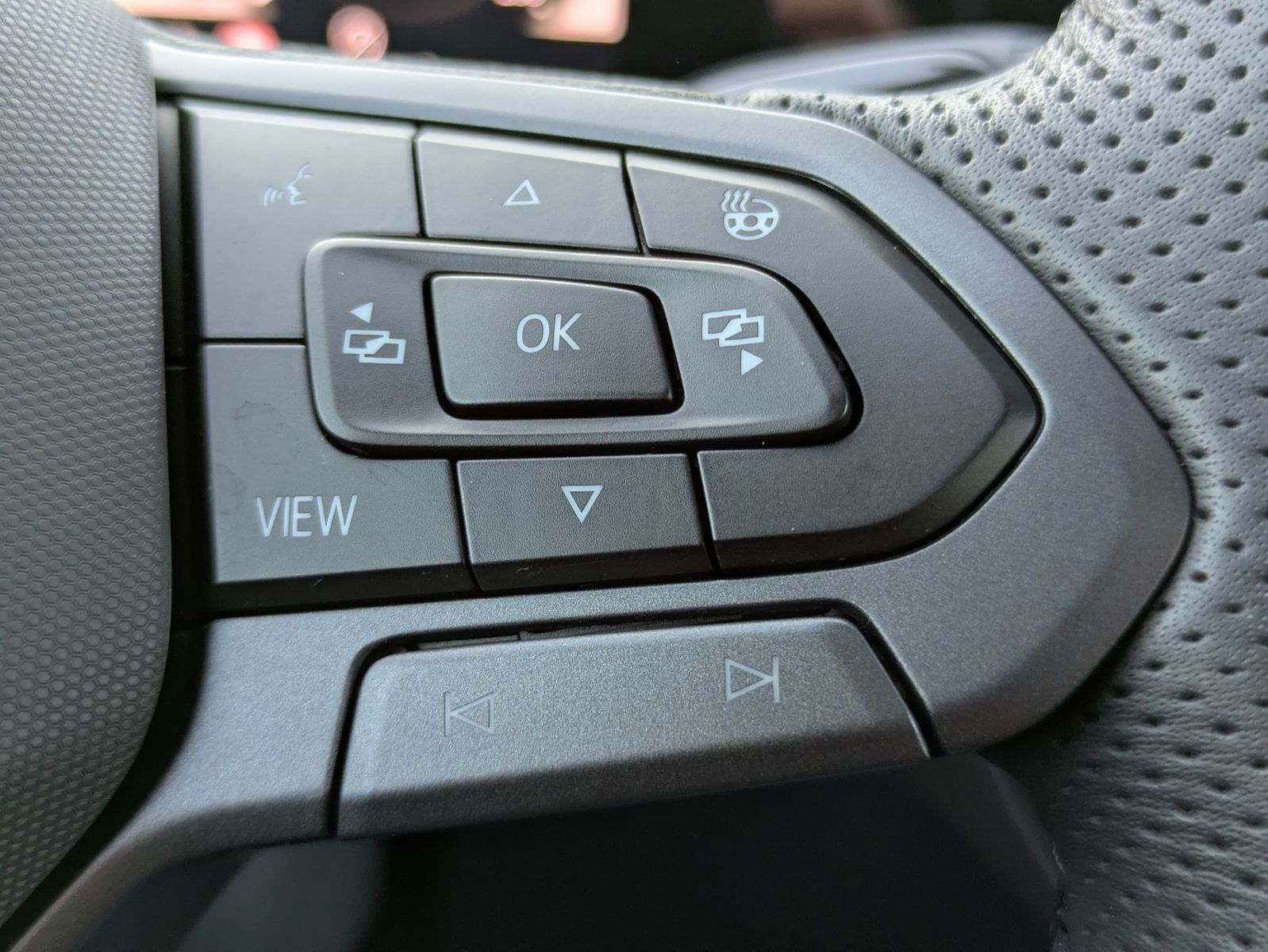 Fahrzeugabbildung Volkswagen Tayron 2.0 TDI 4M R-Line BLACK*7Si*MATRIX*PANO