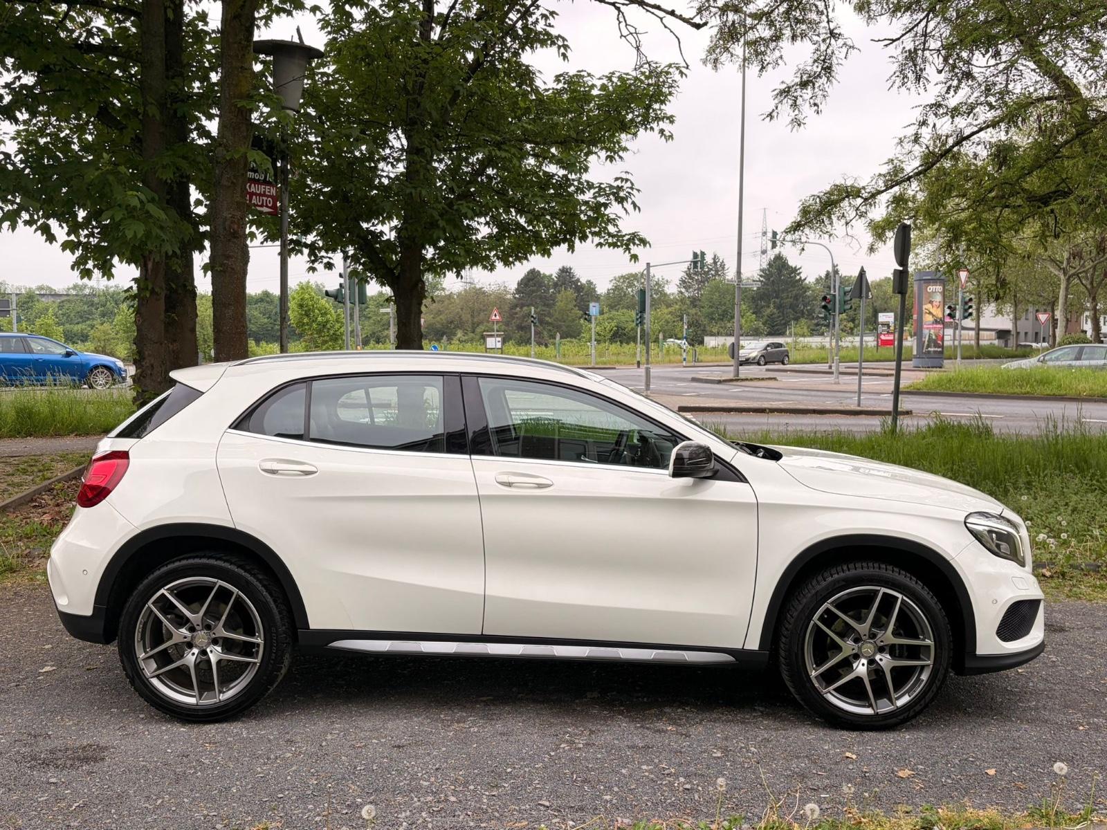 Mercedes-Benz GLA 200  AMG Line * Navi * Leder * Bi-Xenon *EU6