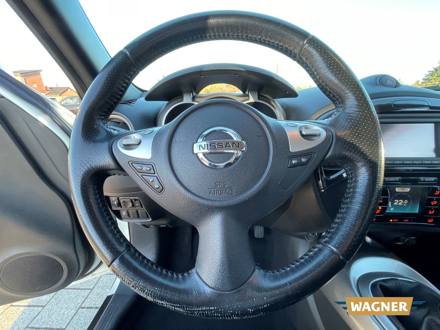 Fahrzeugabbildung Nissan Juke Acenta Rückfahrkamera leichter Frontschaden