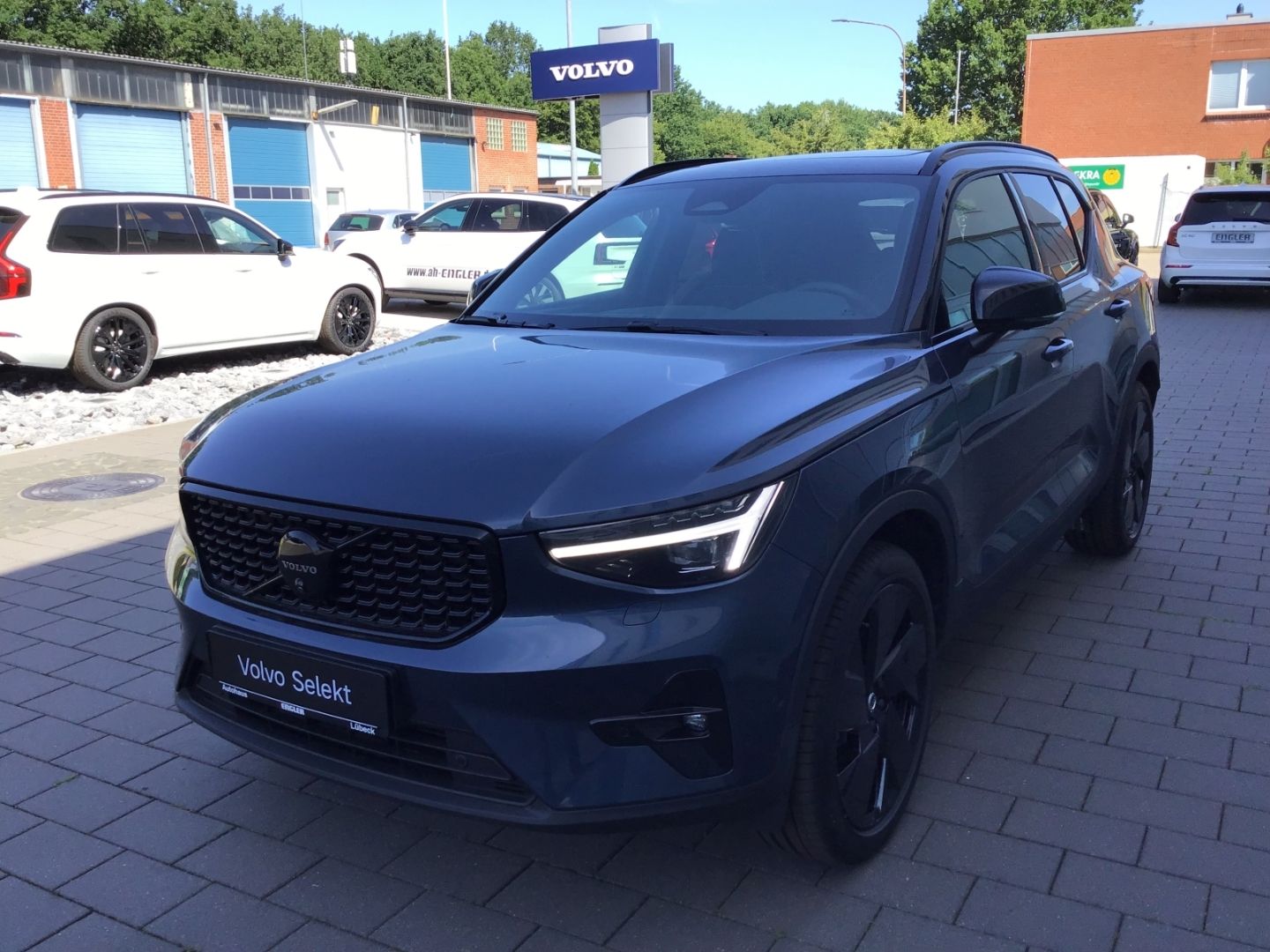 Volvo XC40 B3 (Benzin) Ultra Black Edition Cam AHK imagem 2