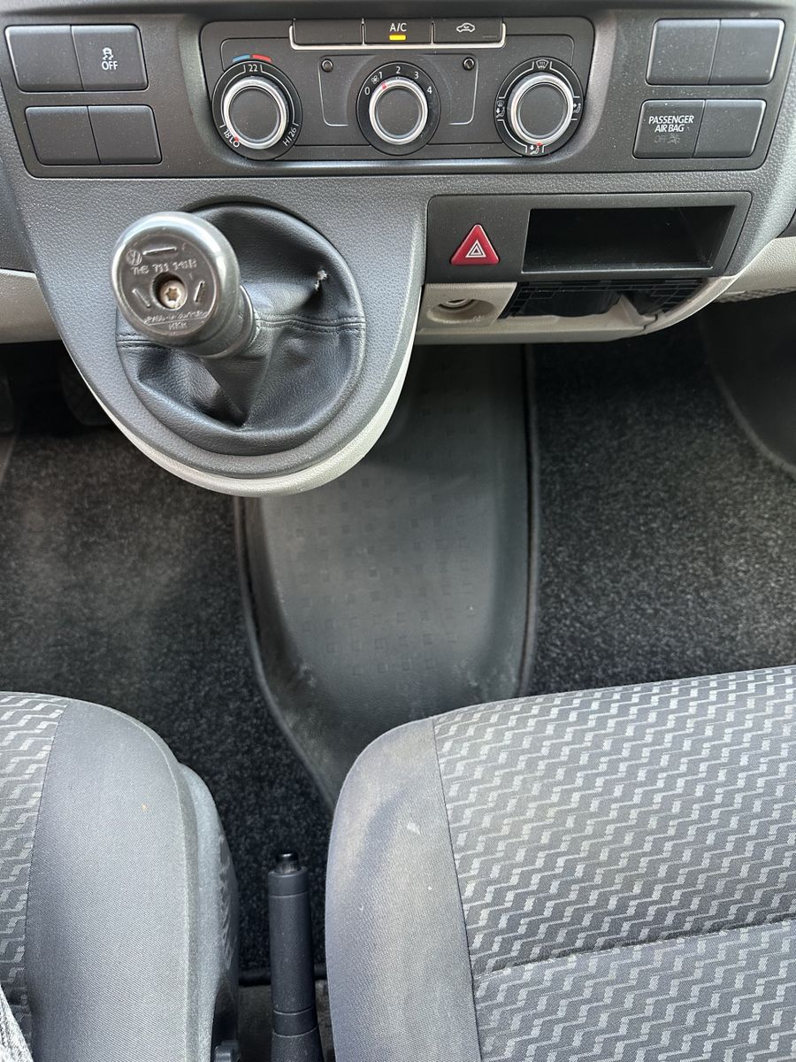 Fahrzeugabbildung Volkswagen T6 Transporter 2.0 TDI Kasten RADIO+SORTIMO+1.HD