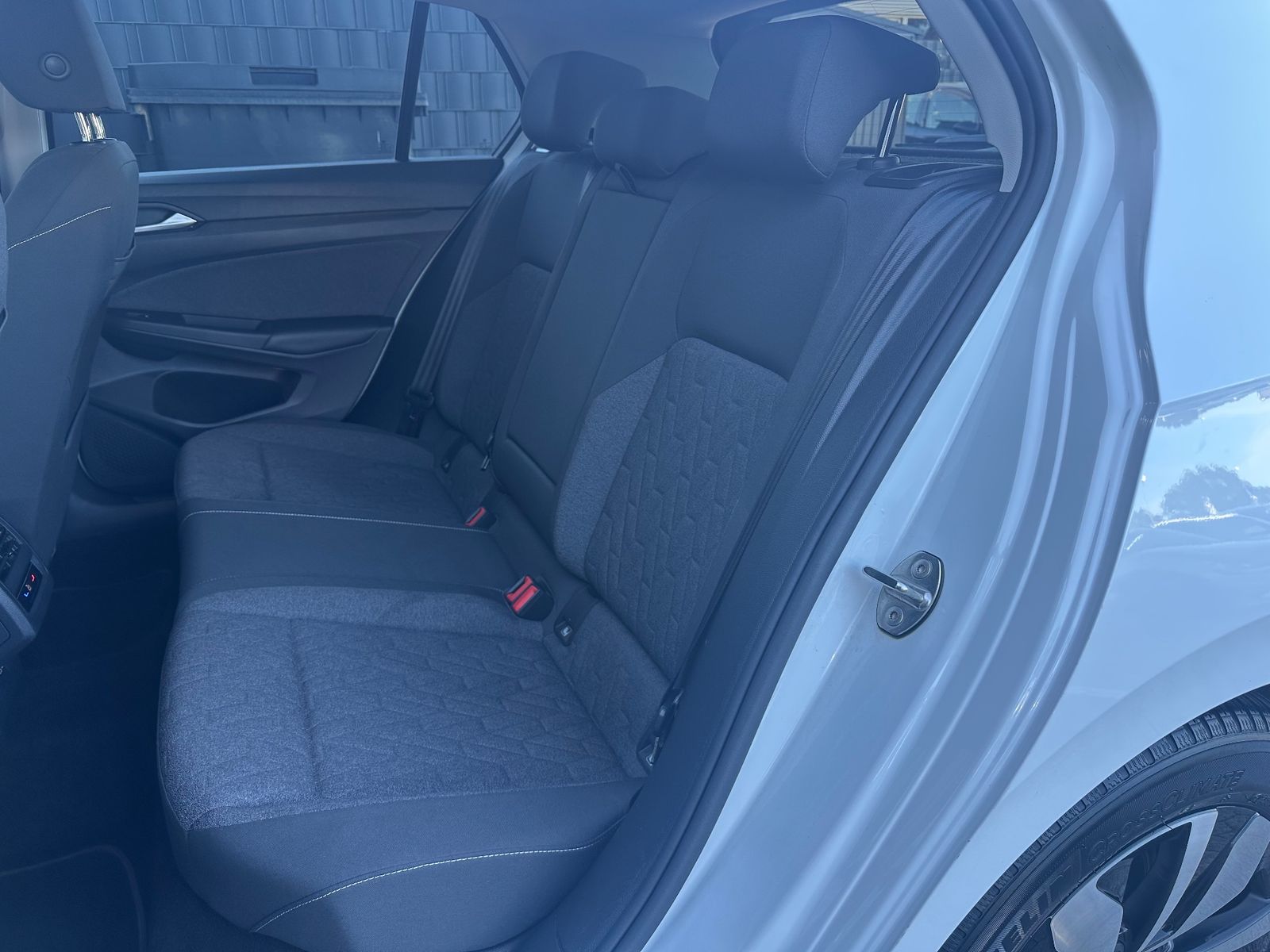 Fahrzeugabbildung Volkswagen Golf VIII 2.0 TDI DSG MOVE NAV+PANO+AHK+HUD+KAM