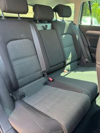 Volkswagen Passat - 12
