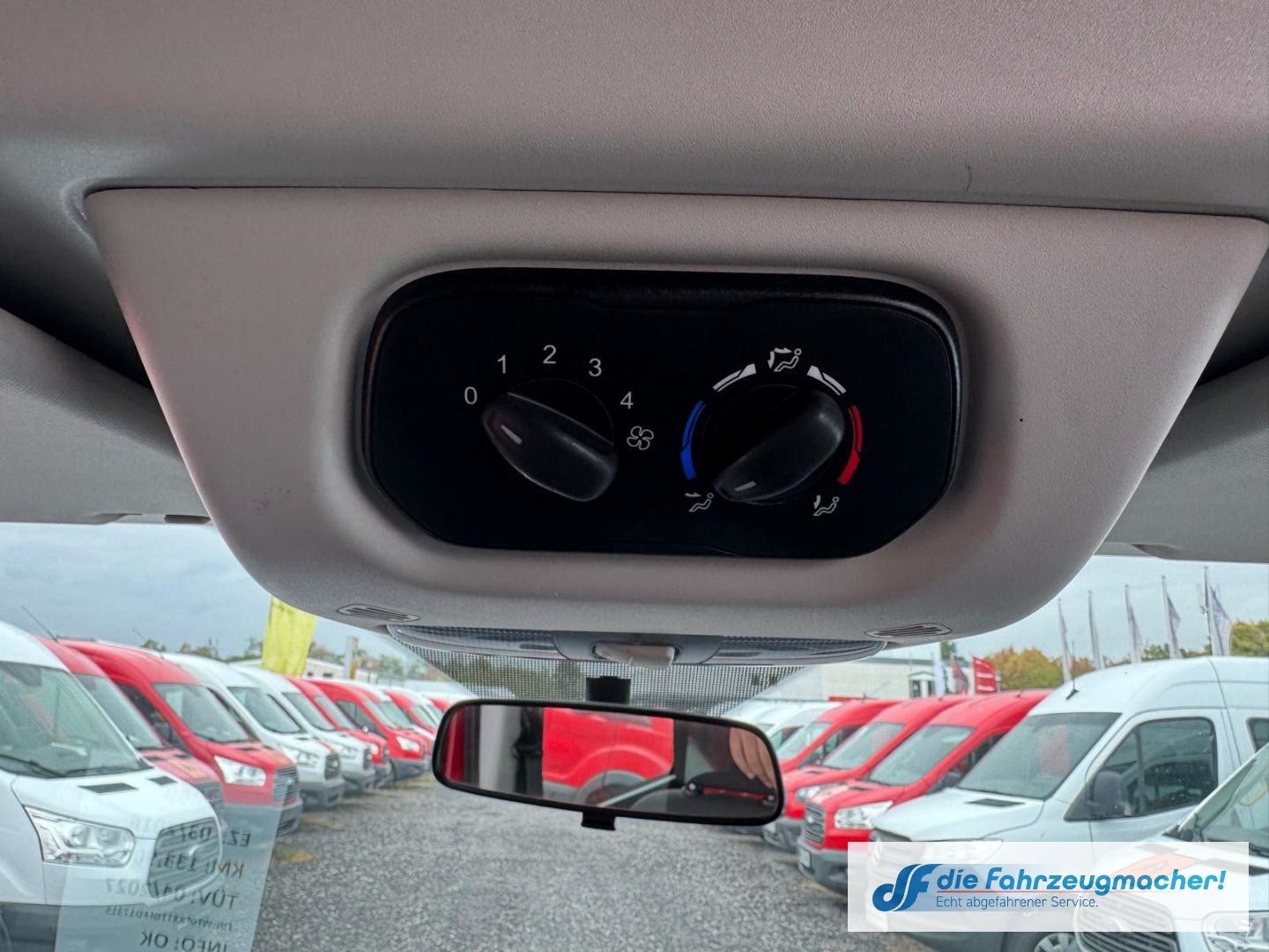 Fahrzeugabbildung Ford Transit Kombi 350 L3 Trend 2.2 TDCi DPF *2269 *K
