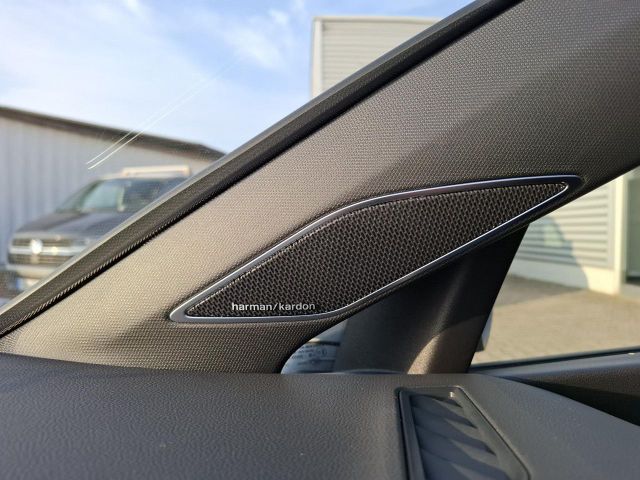 GOLF VIII VARIANT R 4MOTION IQ.LIGHT+AZV+CAM+DCC