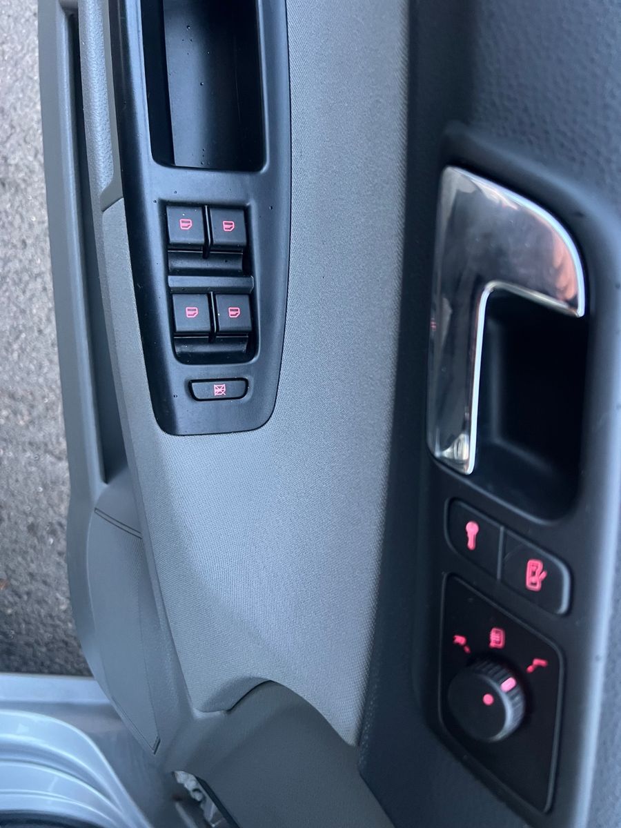Fahrzeugabbildung Volkswagen Polo IV Comfortline *SITZHEIZUNG* TÜV NEU *