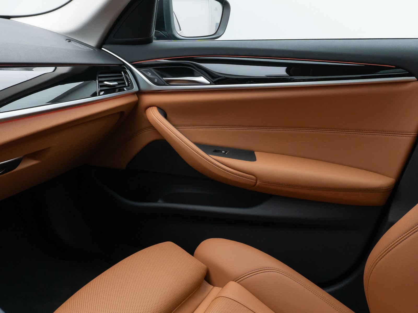 Fahrzeugabbildung BMW 520d Panorama Kamera DAB HiFi AHK M Sport Alarm