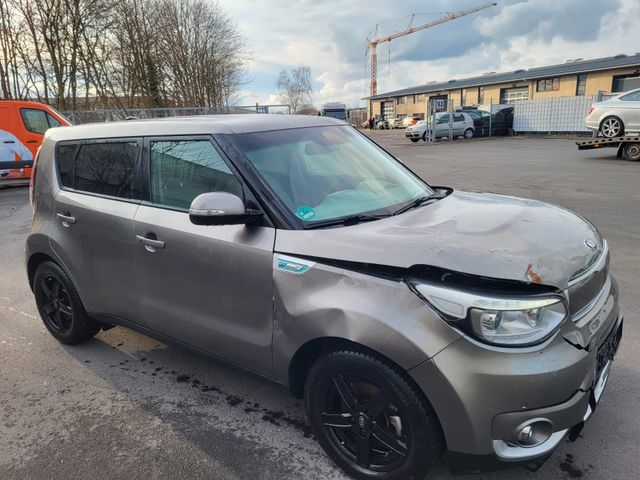 Kia Soul EV  Play