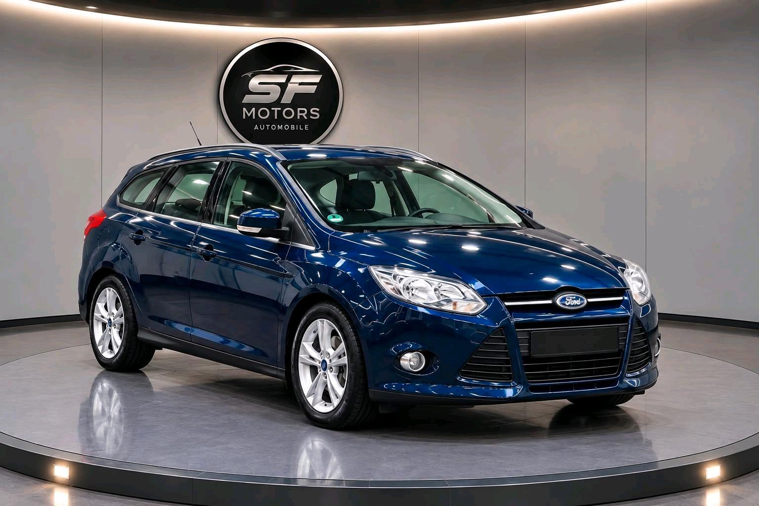 Ford Focus 2013 — вигляд ззаду