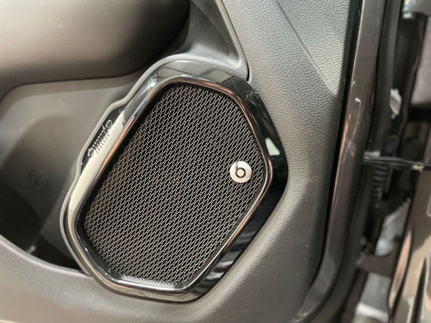 Fahrzeugabbildung Jeep Renegade Limited 4WD#Bi-Xen#ACC#Spur#Keyless#Bea