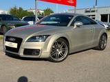 Audi TT Coupe/Roadster 2.0 TFSI Coupe quattro - Audi TT: Silber
