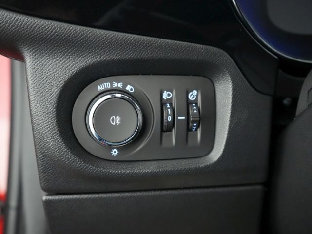 Corsa F FACELIFT YES+SITZ-/LENKRADHEIZUNG+LED-SC