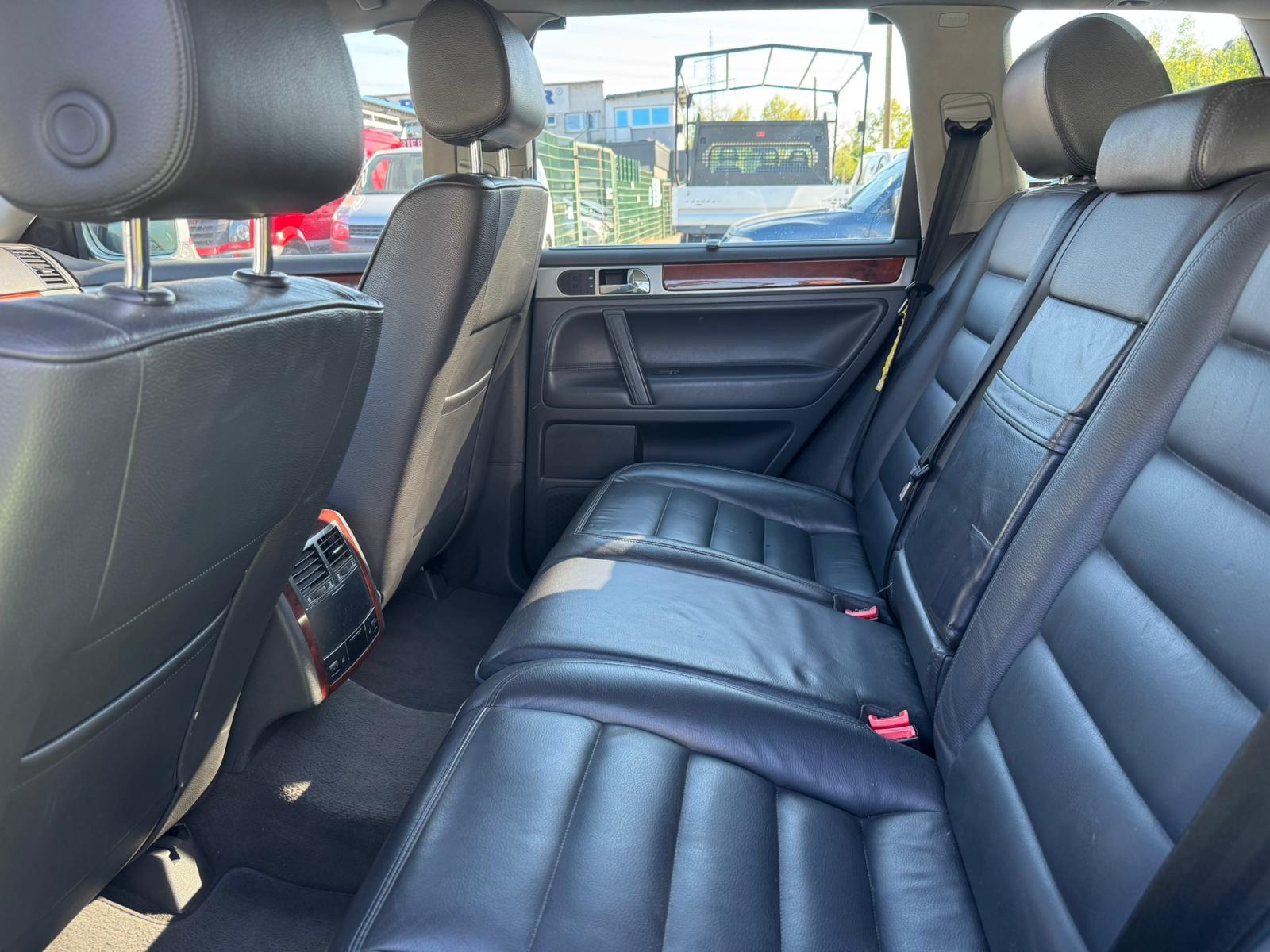 Volkswagen Touareg 2005 — photo 19