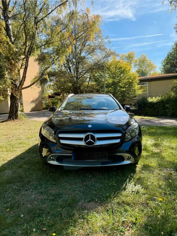 Image of Mercedes-Benz GLA 220