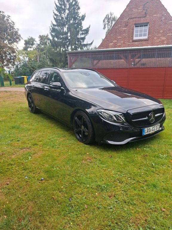 Image of Mercedes-Benz E 200
