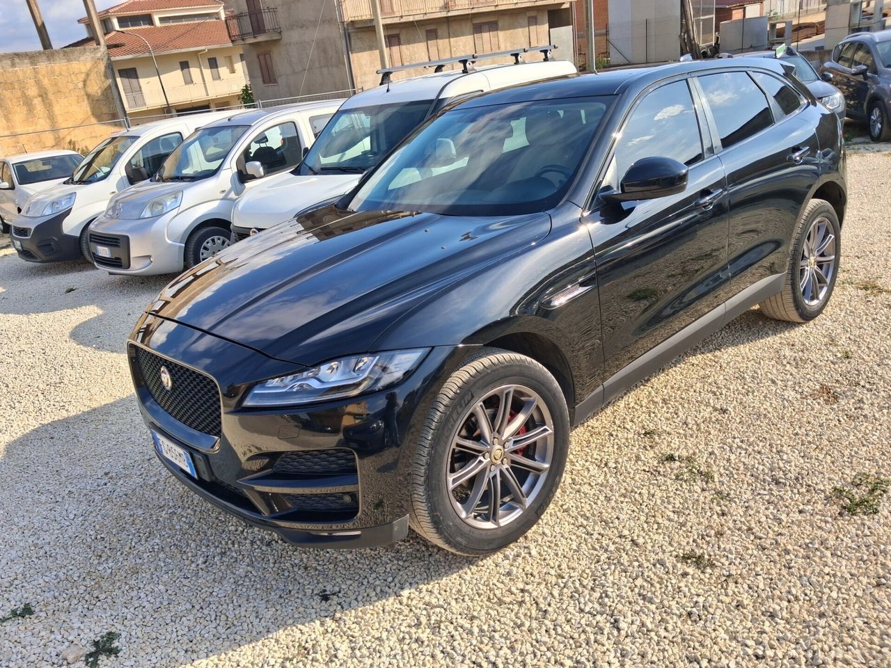 JAGUAR F-Pace