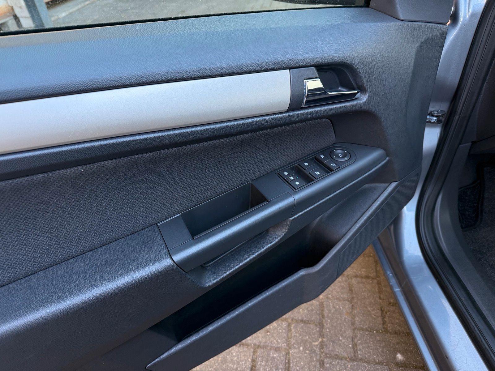 Opel Astra 2007 — photo 5