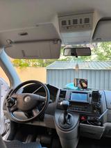 Volkswagen T5 Caravelle LANG 2.5 AUTOMATIK ROLLSTUHLGERECHT - Volkswagen T5 Caravelle mit Diesel-Antrieb: Automatik