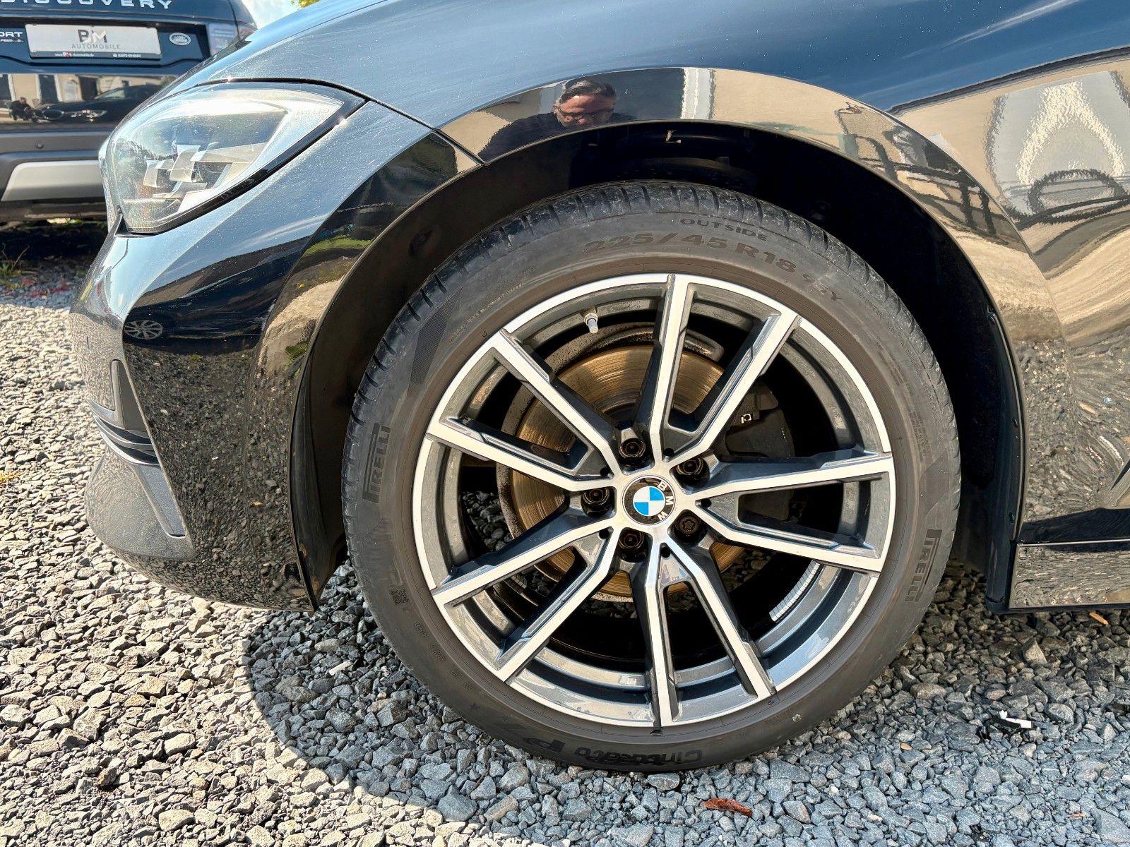Fahrzeugabbildung BMW 320i Limo Aut. Navi 18"LMR LED 1.HAND SPORTLENK