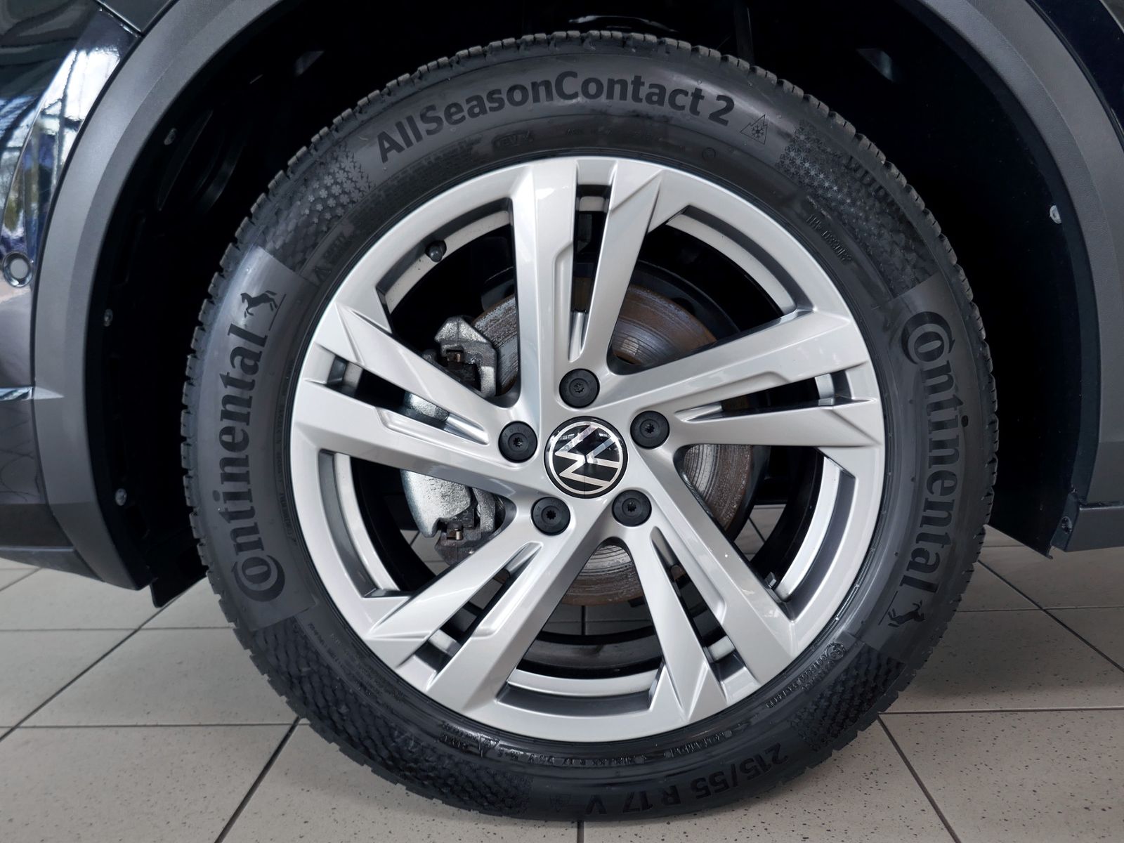 Fahrzeugabbildung Volkswagen T-Roc R-Line 1.5 TSI DSG | LED AHK RFK ACC