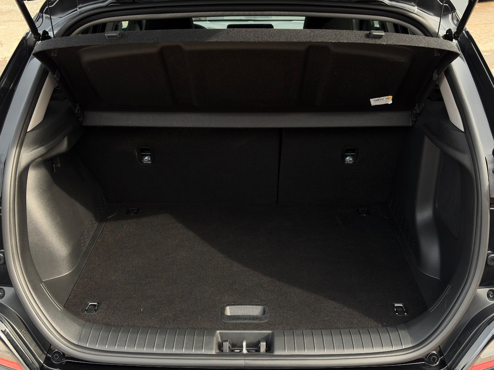 Fahrzeugabbildung Hyundai Kona E Trend 2WD Kamera Schiebedach ACC HuD LHZ