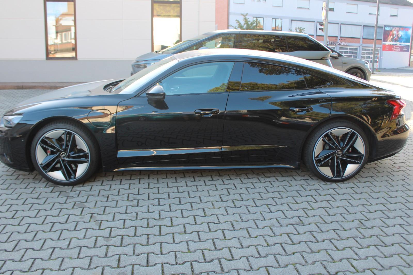 Audi e-tron GT RS  quattro