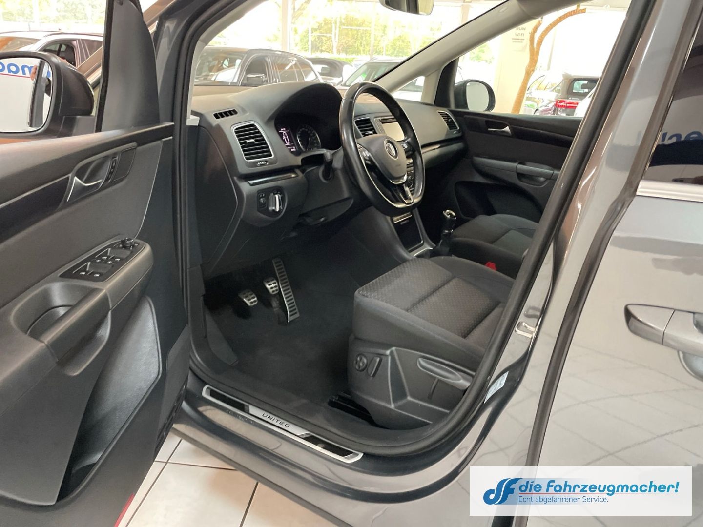 Fahrzeugabbildung Volkswagen Sharan United 2,0TDi 7.Sitzer Navi ACC El. Schie