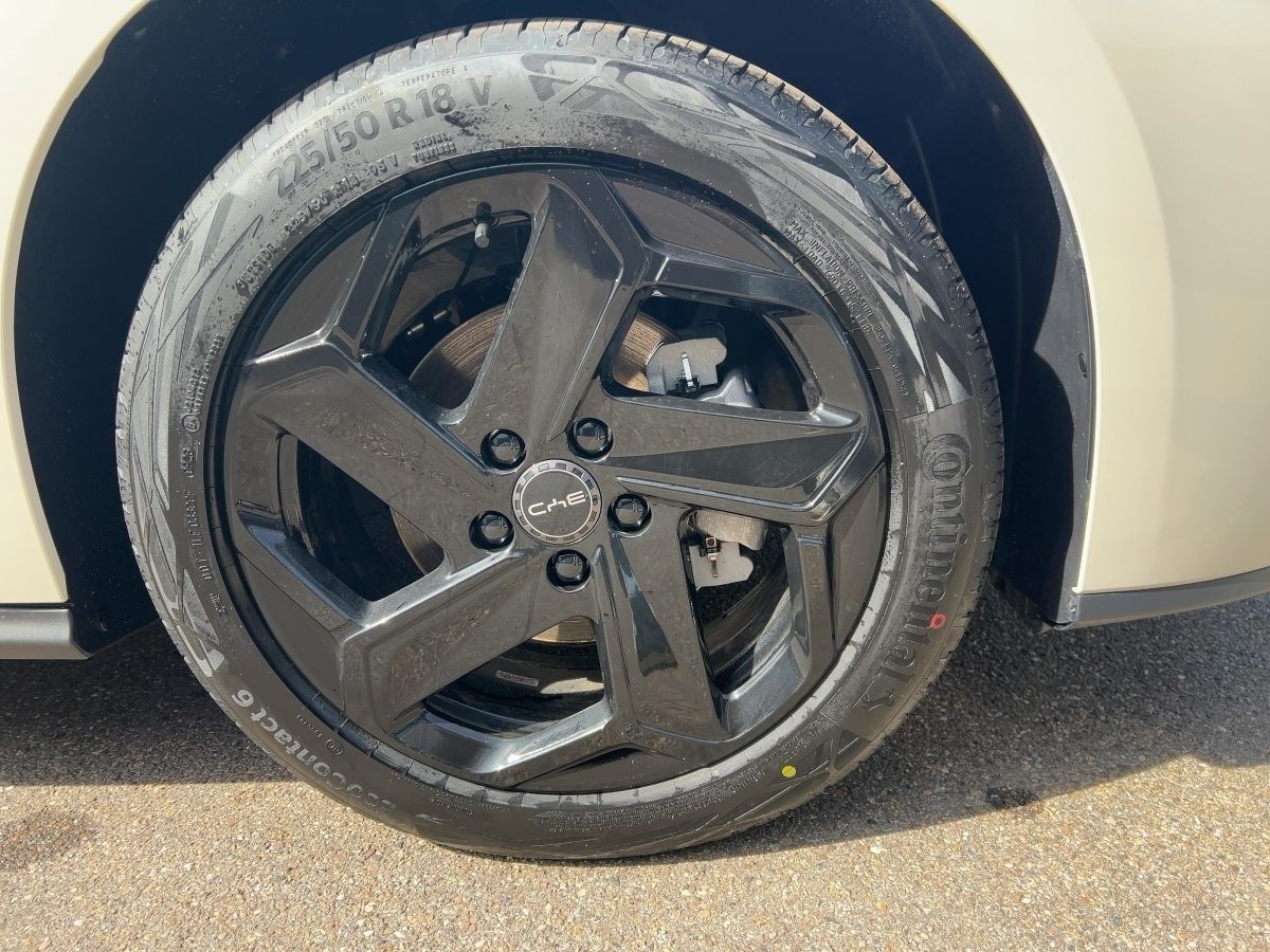 BYD SEAL 6