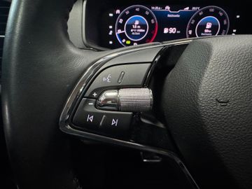 Skoda Karoq Scout 1.5 AHK*Panodach*Kamera*