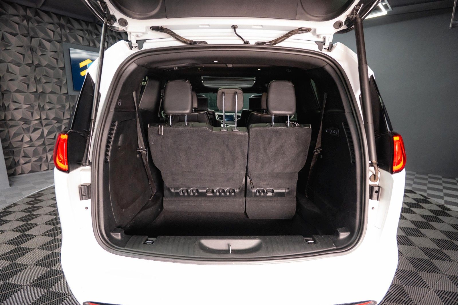 Fahrzeugabbildung Chrysler Pacifica 3.6 V6 LIMITED Night *Pano*CarPlay*ACC