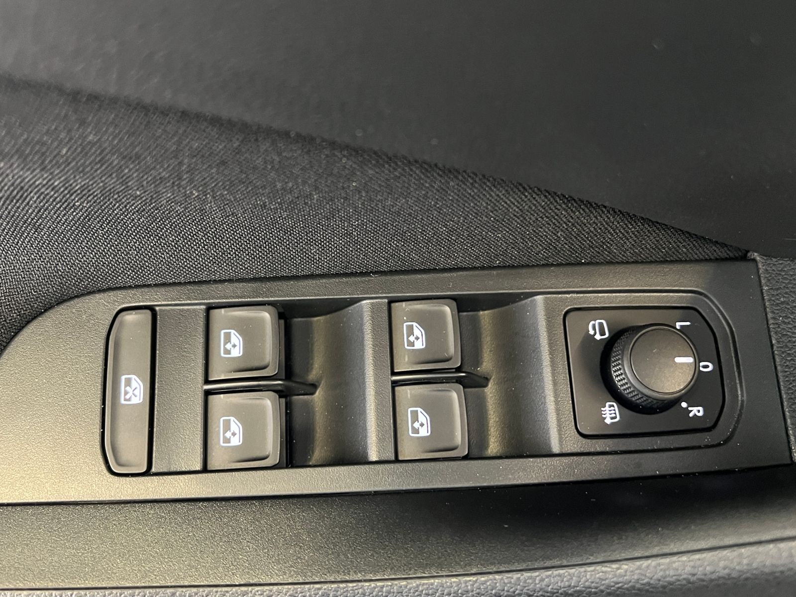 Fahrzeugabbildung SKODA Kamiq Selection 1.0 TSI DSG *LED, ACC, SmartLink