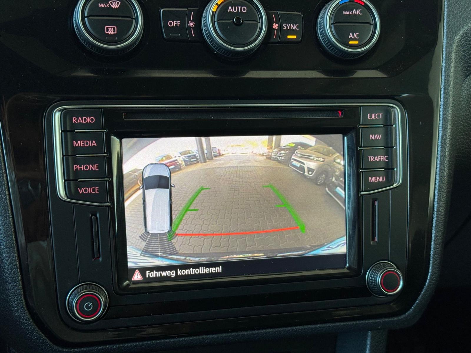 Volkswagen Caddy Maxi DSG Highline Rollstuhlgerecht-Rampe
