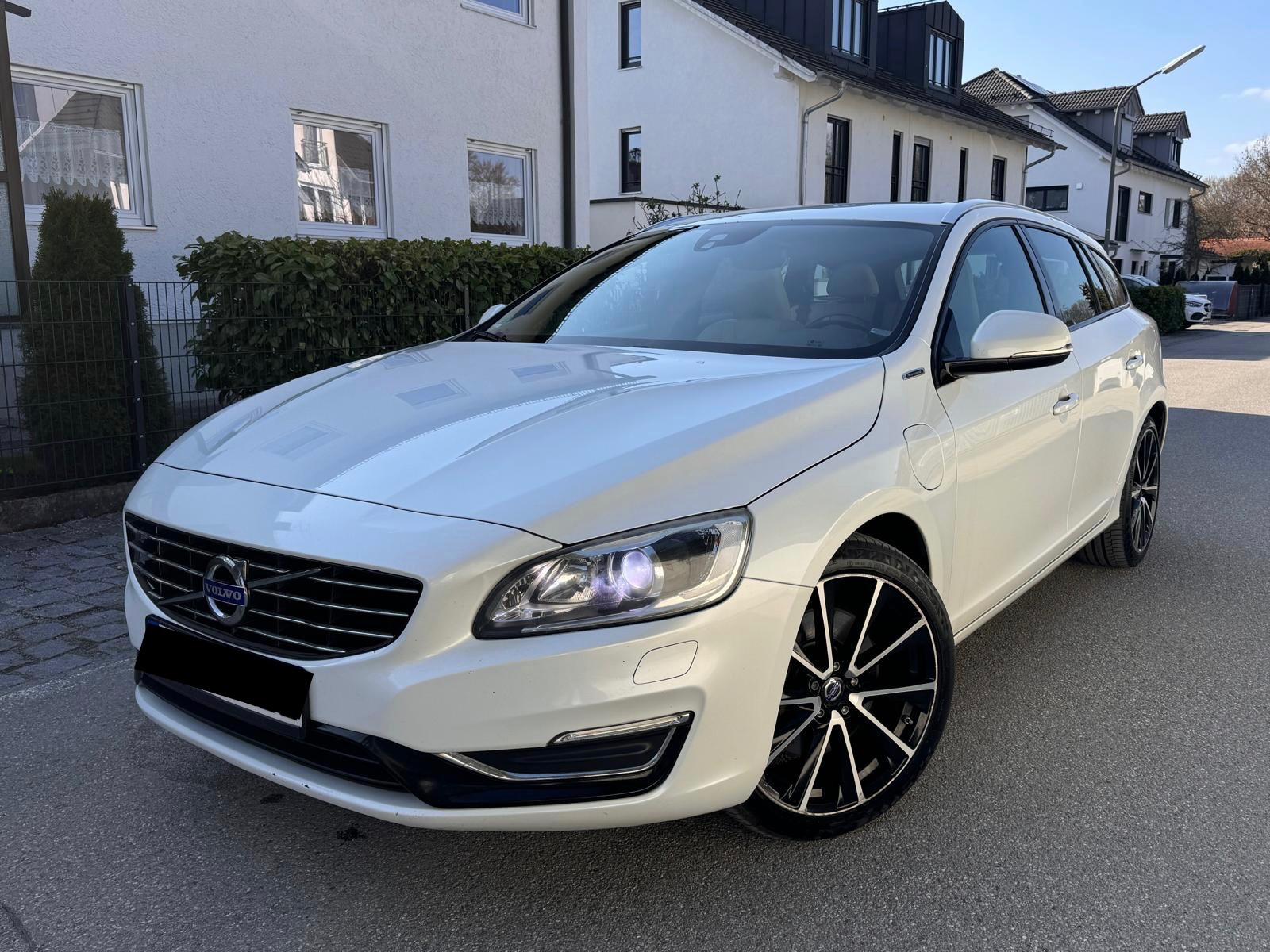 Volvo *V60*D5*AWD*TWIN ENGINE*PHEV*Leder*Navi*LED*