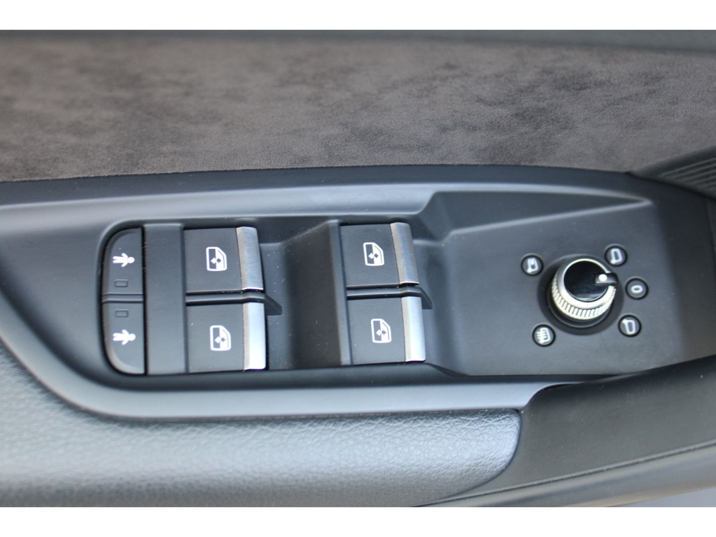 AUDI SQ5 3.0TDI quattro Matrix Pano B&O StHzg 8fach A - Image 14
