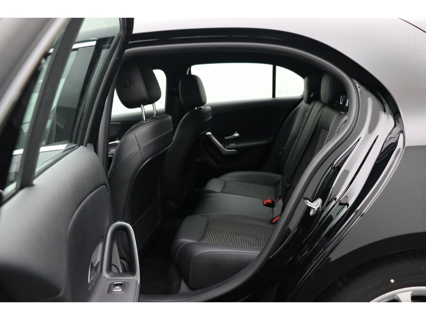 Fahrzeugabbildung Mercedes-Benz A 200 LED SHZ Kamera Navigation Digitales Cockpi