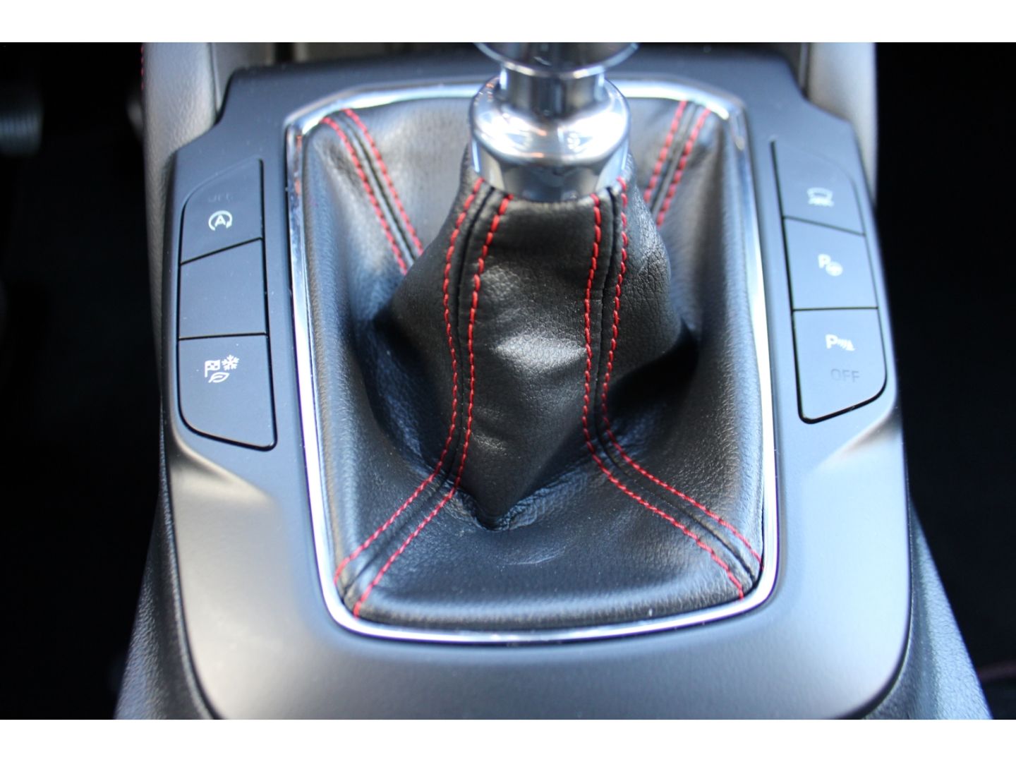 Fahrzeugabbildung Ford Kuga ST-Line X LED AHK Navi GJR Pano  RFK VZE TW