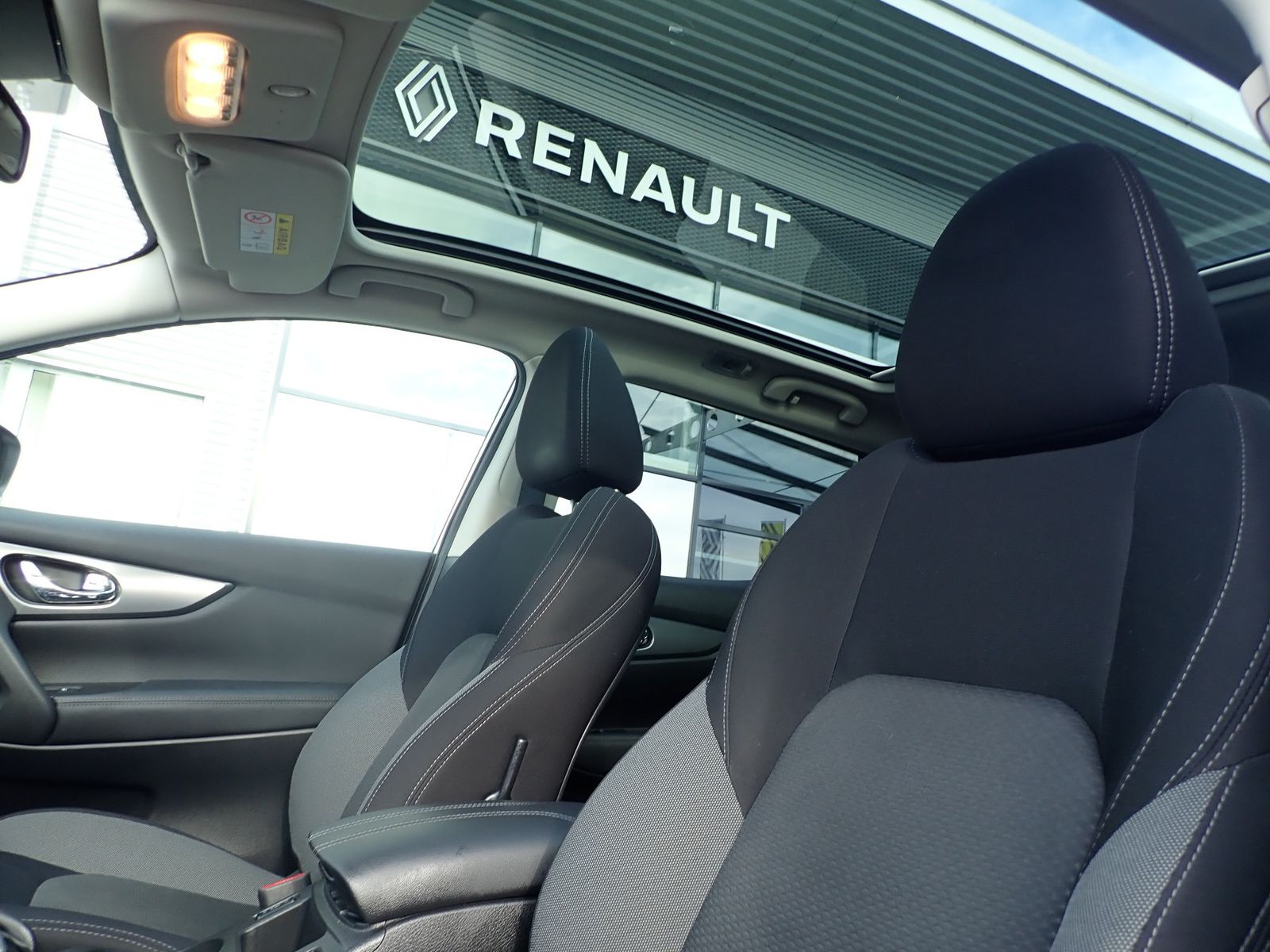 Fahrzeugabbildung Nissan Qashqai N-Connecta 1.3 DIG-T 160PS DCT