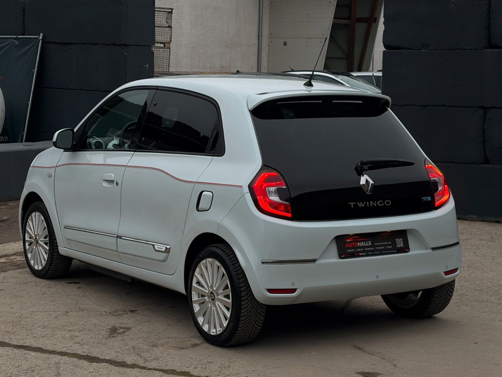 Fahrzeugabbildung Renault Twingo Vibes Electric CarPlay Temp. Klimaau. SHZ